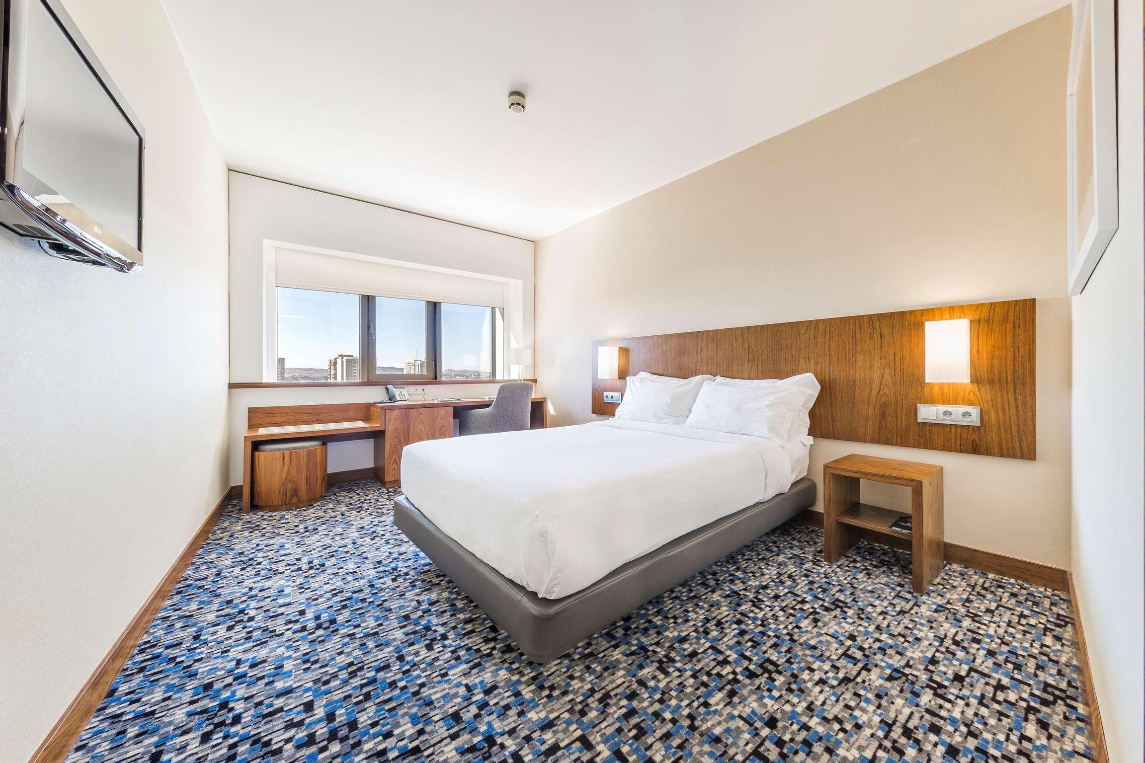 Ramada By Wyndham Lisbon Hotel Exterior foto