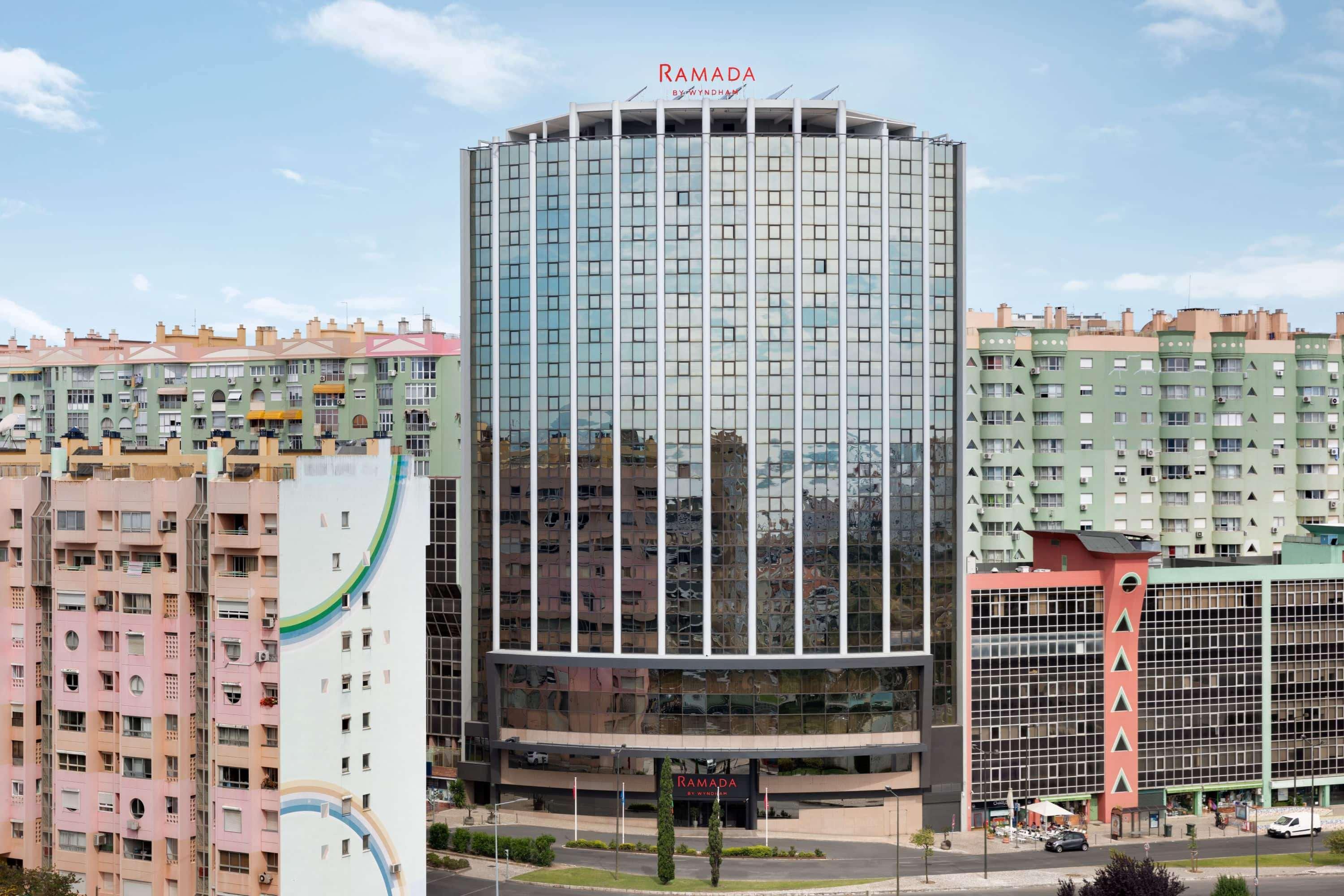 Ramada By Wyndham Lisbon Hotel Exterior foto