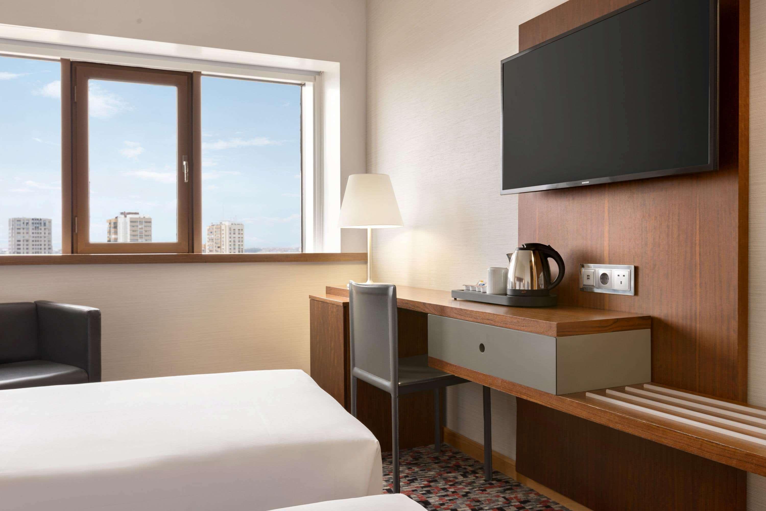 Ramada By Wyndham Lisbon Hotel Exterior foto