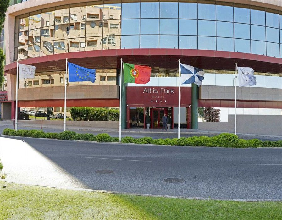 Ramada By Wyndham Lisbon Hotel Exterior foto